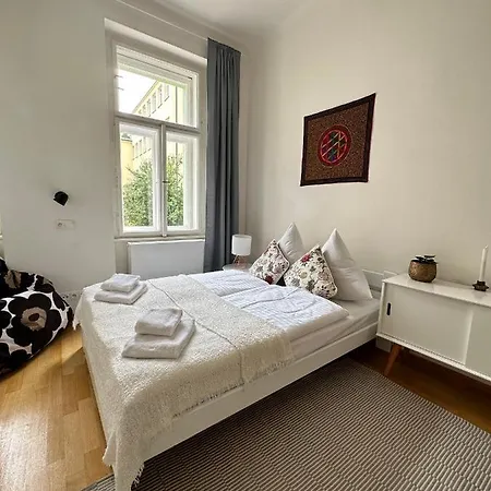 3bdr Bohemian Style Flat With Balcony Lejlighed Prag