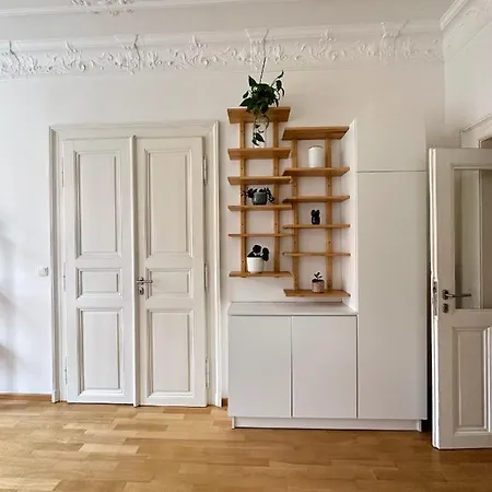 3bdr Bohemian Style Flat With Balcony דירה *
