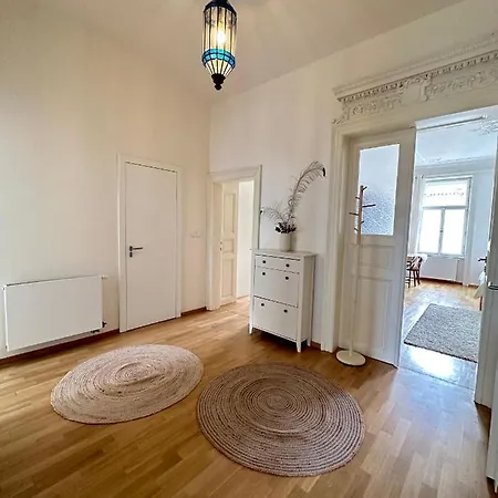 דירה 3bdr Bohemian Style Flat With Balcony