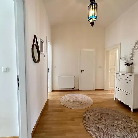 3bdr Bohemian Style Flat With Balcony Lejlighed Prag