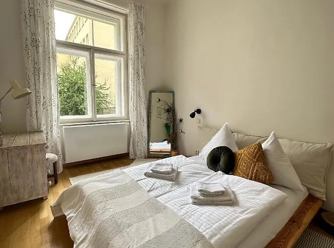3bdr Bohemian Style Flat With Balcony 프라하