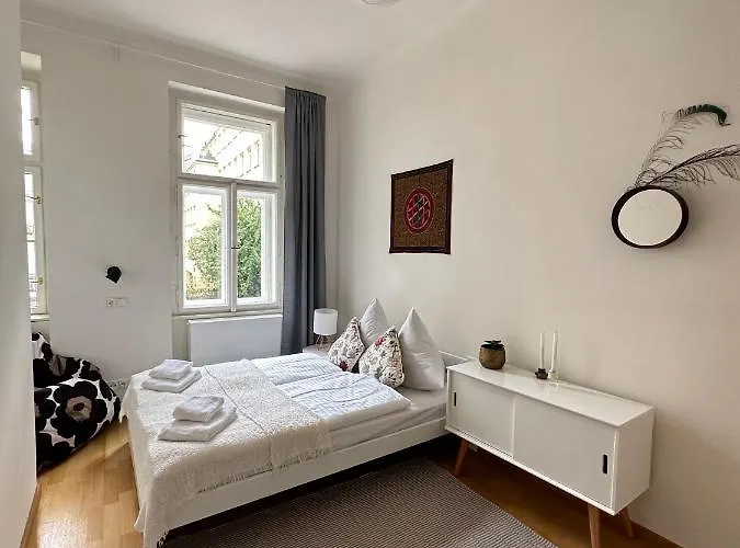 Apartmán 3bdr Bohemian Style Flat With Balcony