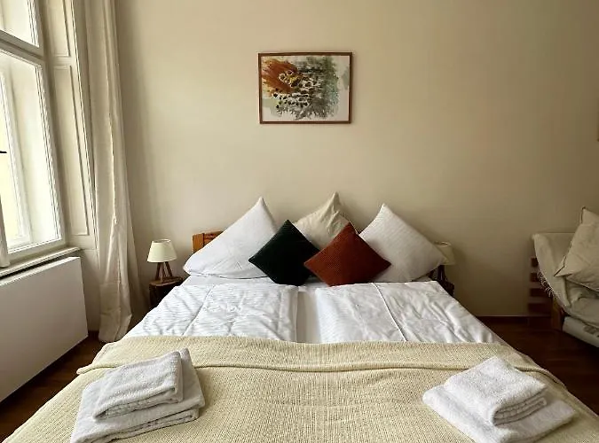 3bdr Bohemian Style Flat With Balcony 아파트 *