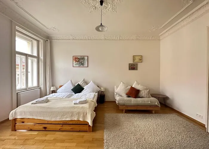 3bdr Bohemian Style Flat With Balcony *