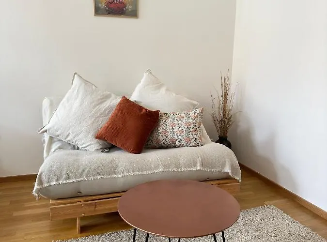 3bdr Bohemian Style Flat With Balcony *