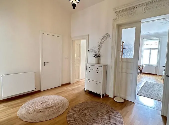 Apartmán 3bdr Bohemian Style Flat With Balcony