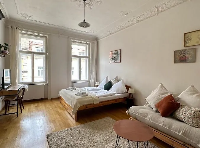 3bdr Bohemian Style Flat With Balcony *