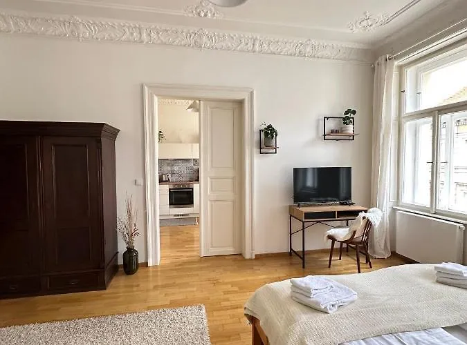 3bdr Bohemian Style Flat With Balcony 프라하