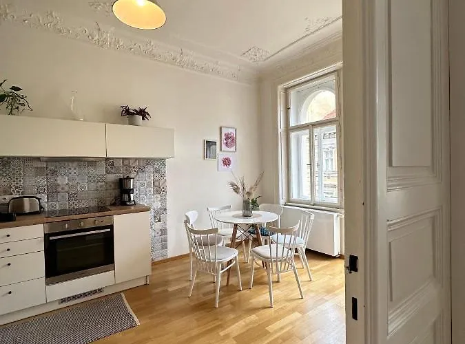 3bdr Bohemian Style Flat With Balcony 프라하
