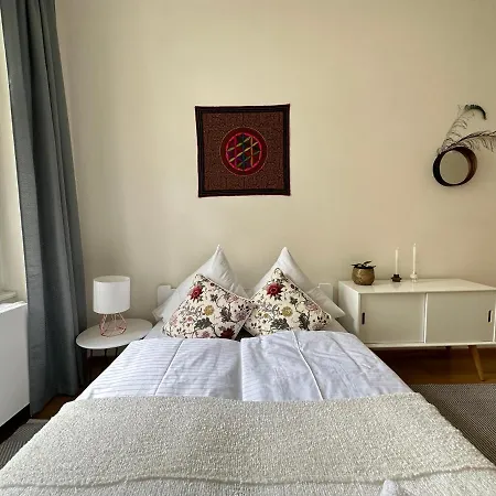 3bdr Bohemian Style Flat With Balcony Apartament