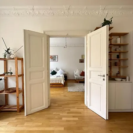 3bdr Bohemian Style Flat With Balcony Apartament *